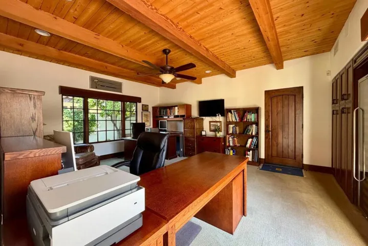 059_000-hacienda_den_1_466