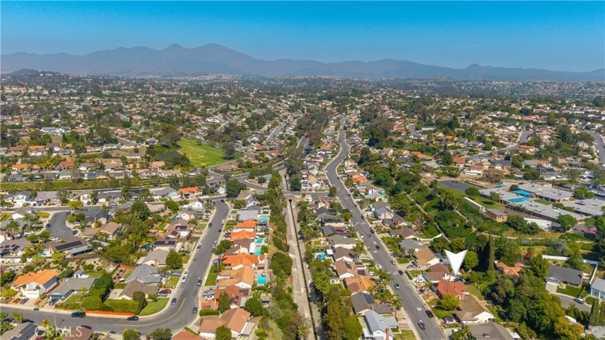 26322 Naccome, Mission Viejo, California 92691