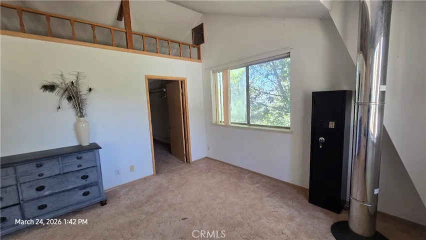To Walk-in closet
