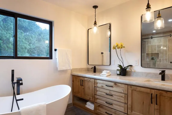 372 Corral De Tierra Road, Salinas, California 93908