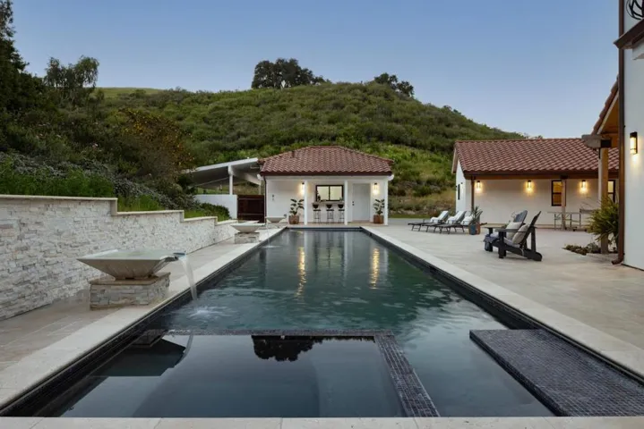 372 Corral De Tierra Road, Salinas, California 93908