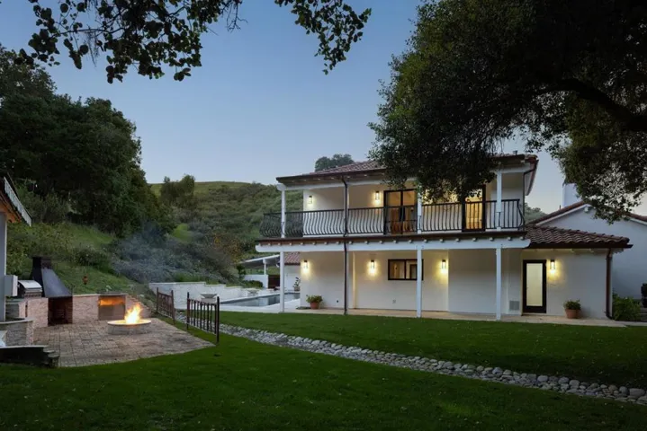 372 Corral De Tierra Road, Salinas, California 93908