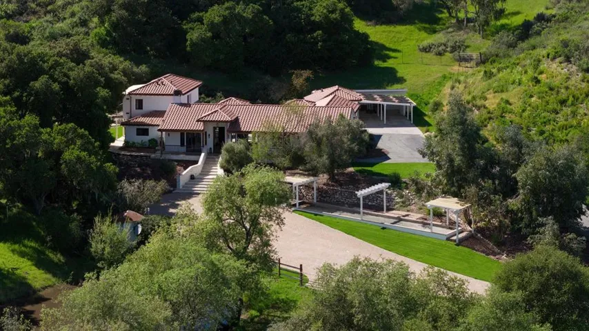 372 Corral De Tierra Road, Salinas, California 93908