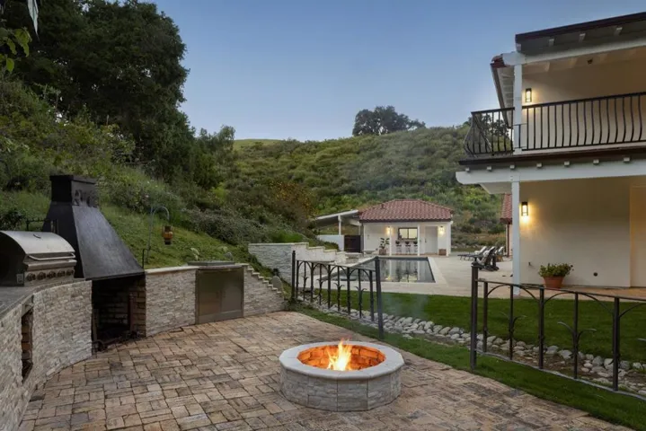 372 Corral De Tierra Road, Salinas, California 93908