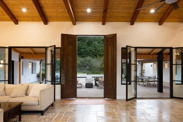 372 Corral De Tierra Road, Salinas, California 93908