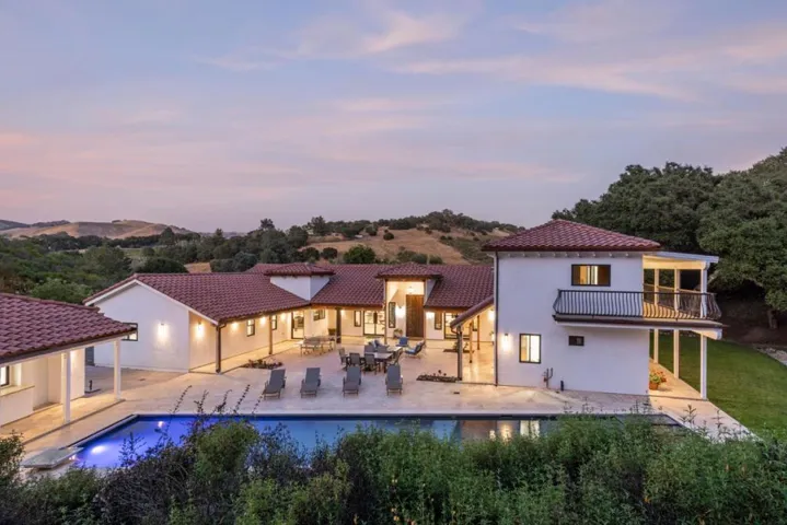 372 Corral De Tierra Road, Salinas, California 93908