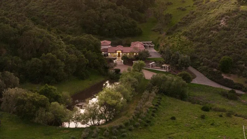 372 Corral De Tierra Road, Salinas, California 93908