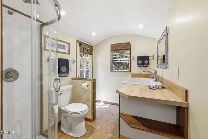 tiny house bath