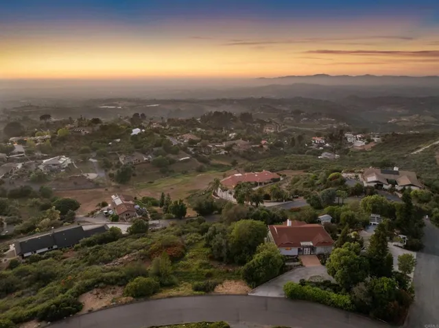 2166 Camino Cantera, Vista, California 92084