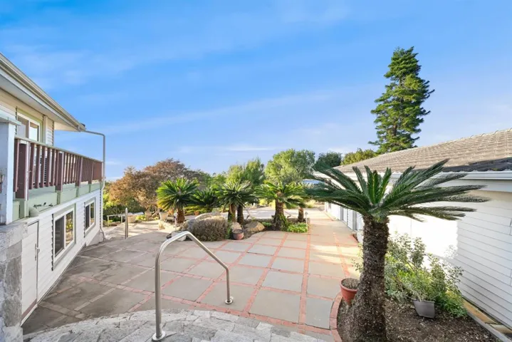 2166 Camino Cantera, Vista, California 92084