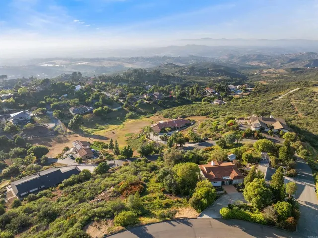 2166 Camino Cantera, Vista, California 92084
