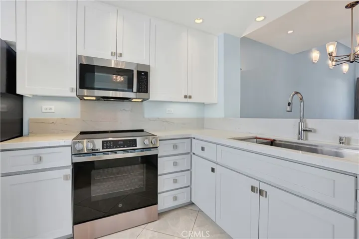 2253 Martin #410, Irvine, California 92612