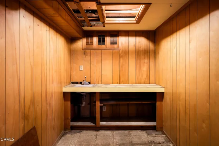 071_126_E_4th_Ontario