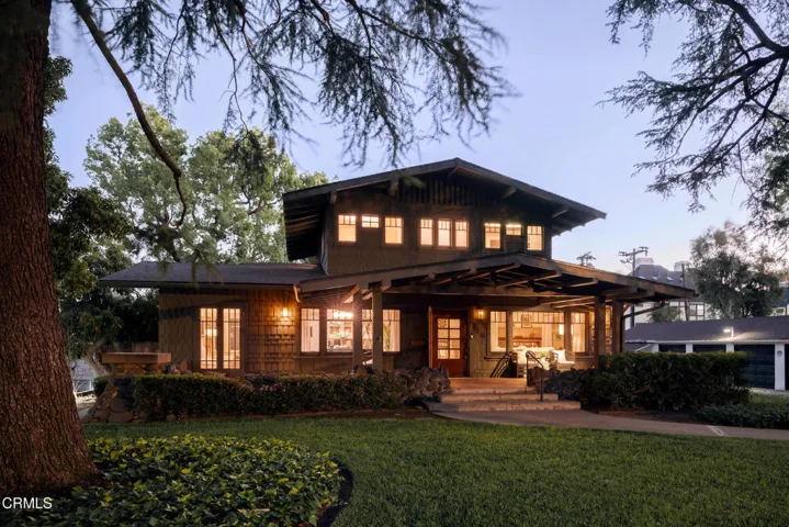 075_126_E_4th_Ontario