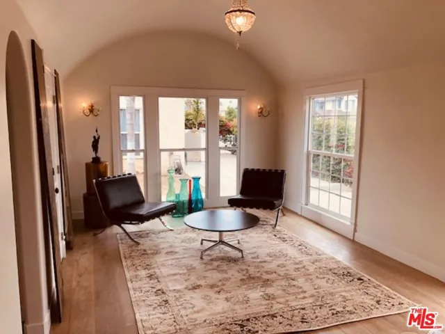 1533 6th Avenue, Los Angeles, California 90019