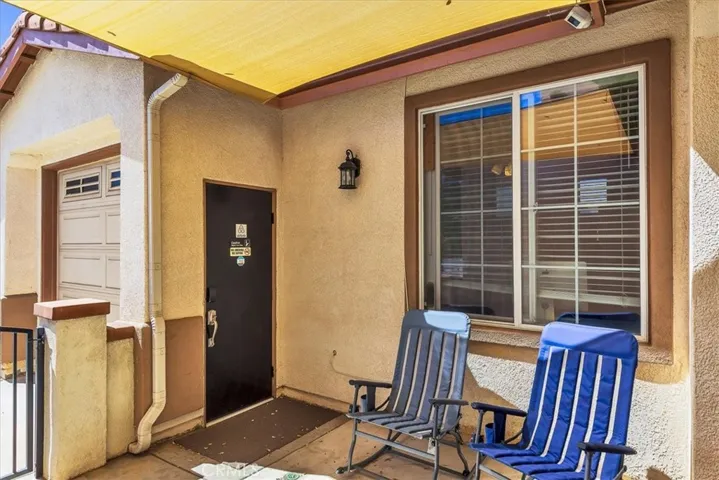 Private entry door into next-gen suite/Airbnb.