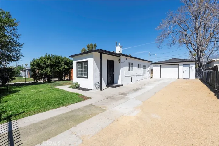 25160 Elmo, San Bernardino, California 92404
