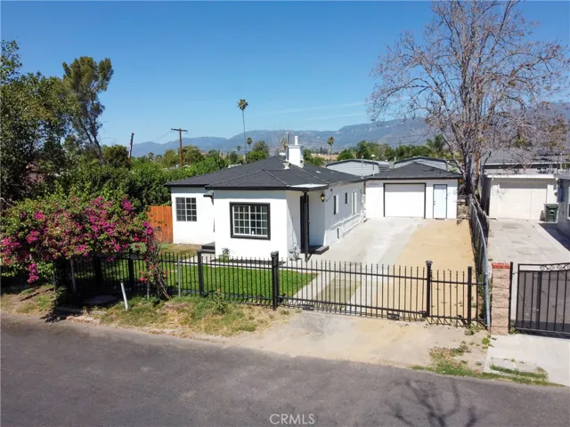 25160 Elmo, San Bernardino, California 92404