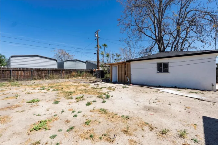 25160 Elmo, San Bernardino, California 92404