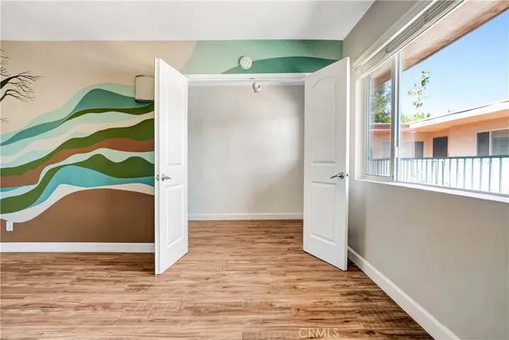 Entry to bonus room / office.