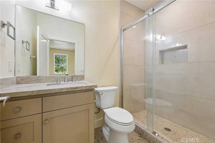 Bed 3 ensuite bathroom