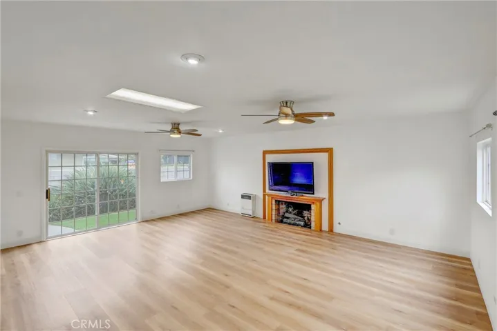 500sf Family room/game room
