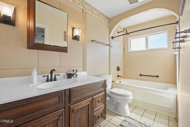34-web-or-mls-SeaoroStudios-258Mara012
