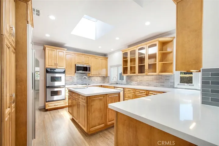 Lots of Counter space in Kitchen