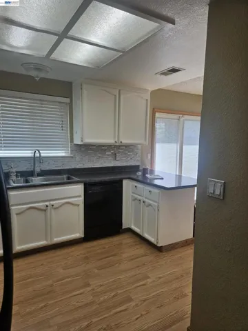 8504 Sunnybrea Dr, Sacramento, California 95823