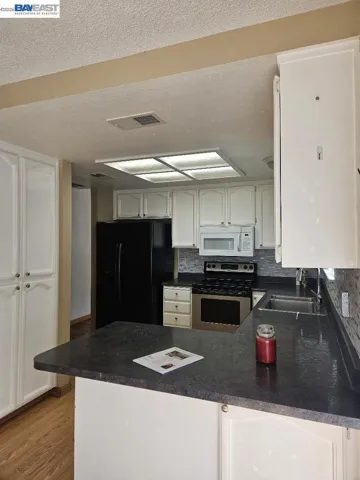 8504 Sunnybrea Dr, Sacramento, California 95823