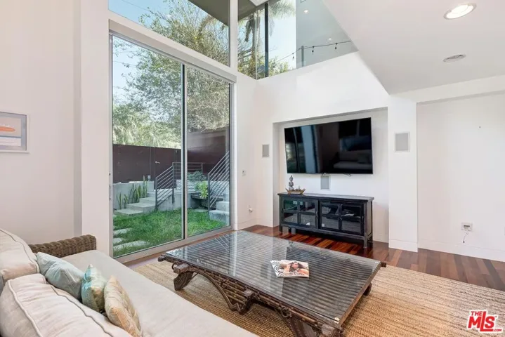 111 Eastwind Street, Marina Del Rey, California 90292 — photo 4