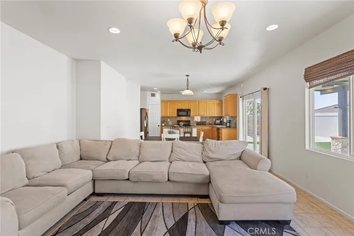 294 Kieswetter, Colton, California 92324