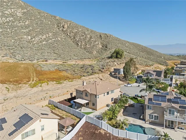 294 Kieswetter, Colton, California 92324