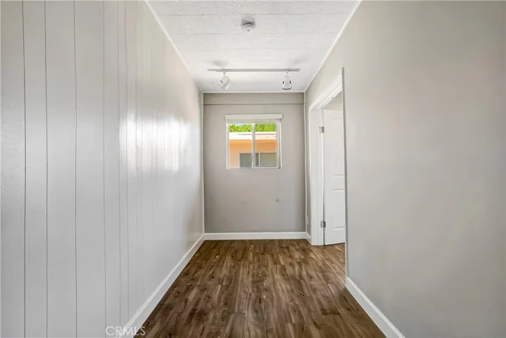 Bonus room / office.