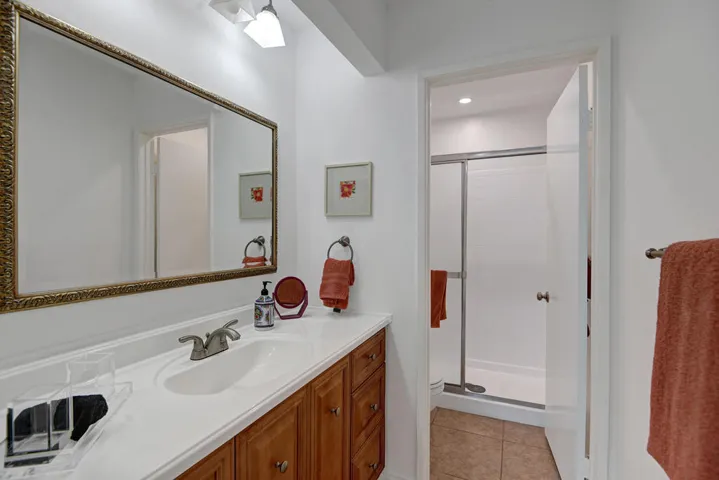 PRIMARY BATH THROUGH RS