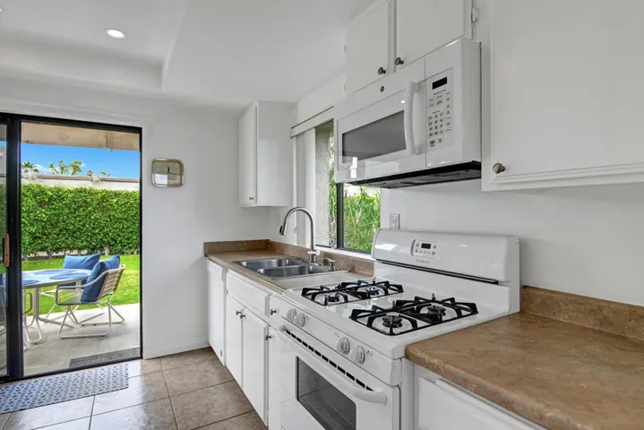 KITCHEN COOKTOP SIDE RS