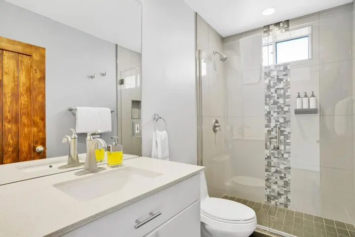 064_48750southviewpl74_730