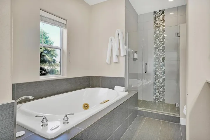 048_48750southviewpl137_426