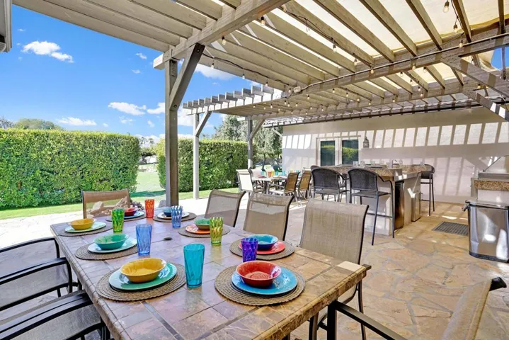 077_48750southviewpl89_73