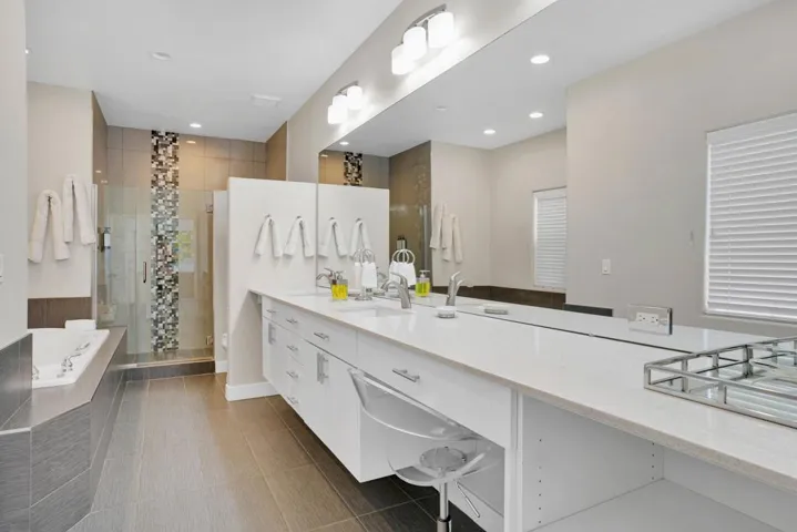 047_48750southviewpl138_65