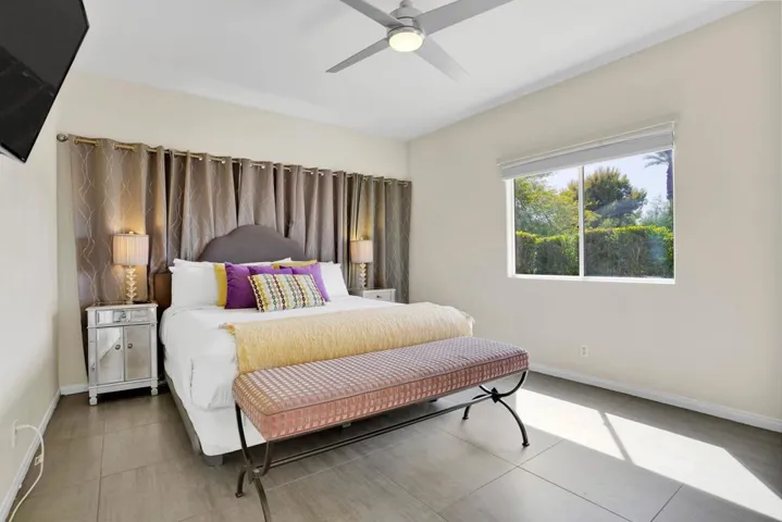 056_48750southviewpl11_921