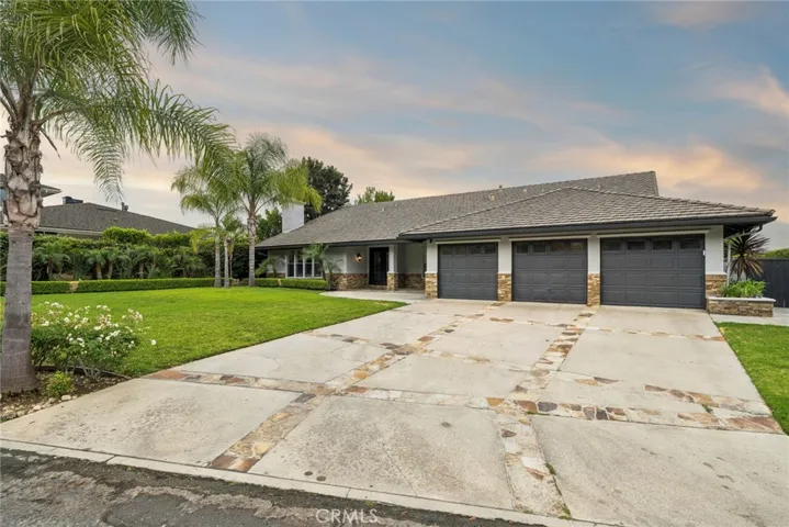3 Car Garage