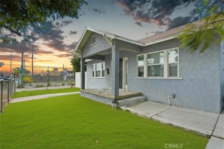 Sky and grass have been virtually edited.