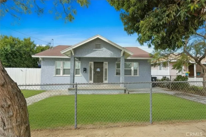 819 N Gulf Avenue - Grass has been virtually edited.