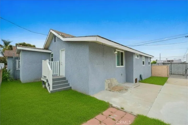 817 N Gulf Avenue -Grass has been virtually edited.