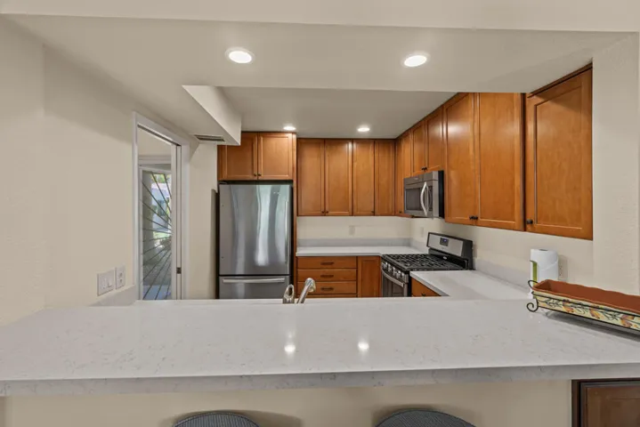Remodeled Kitchen! W/ Breakfast Bar