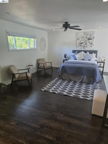 This room was staged aftyer the original pictures were taken.