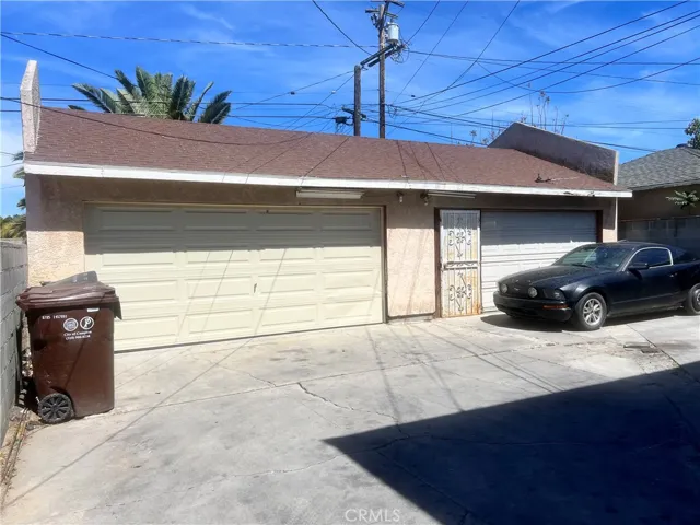 separate 2 car garages