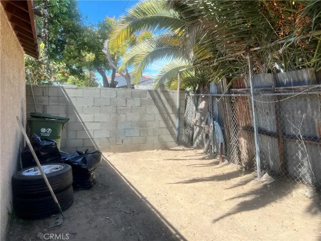 yard behind garage
