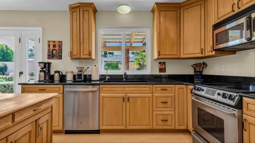 08-Were Focused 3175 E Loma Vista-8